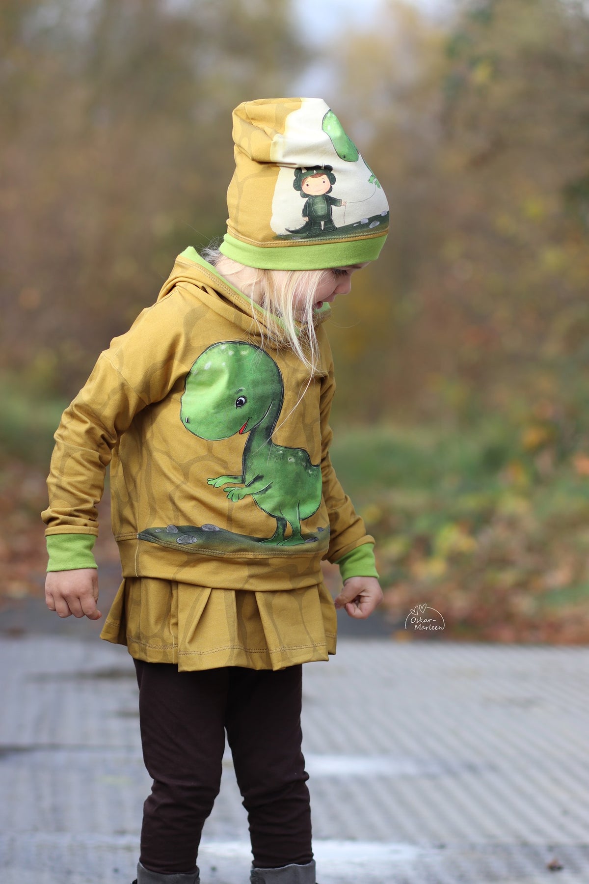 Jersey-Stoff Dino Dinosaurier "Jurassic Joost #mustard" (1Panel/ ca.0,75m)