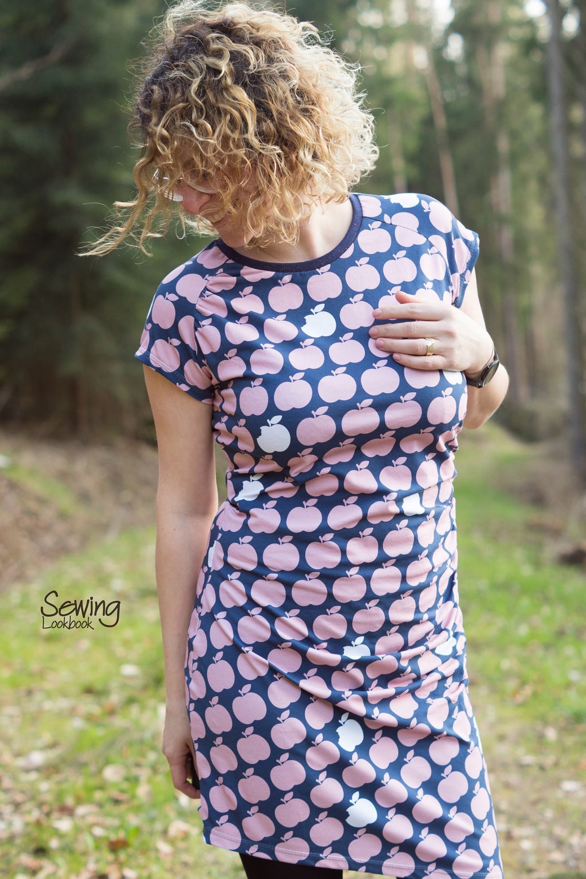 Jersey-Stoff "NEW applebite #night-rose" (0,25m)