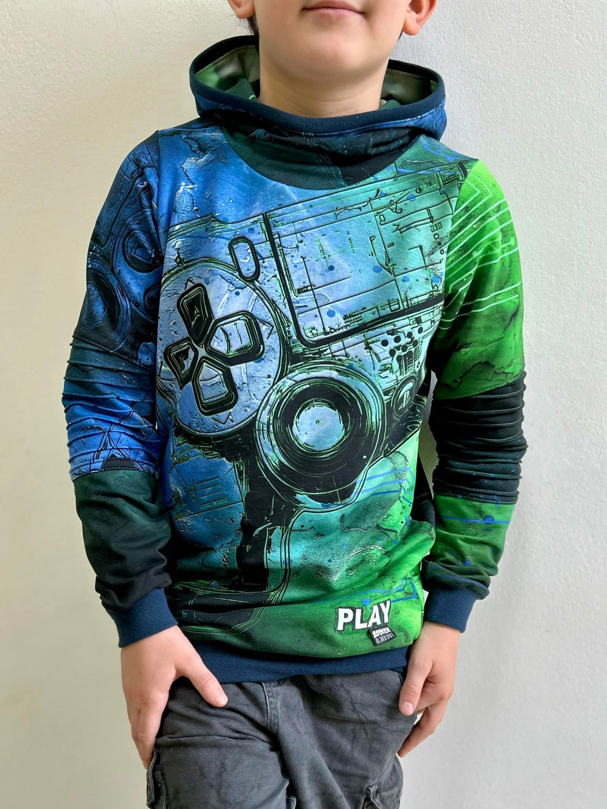 SoftTouch Sweat-Stoff "play #blue neon" (1 Panel ca. 1m)