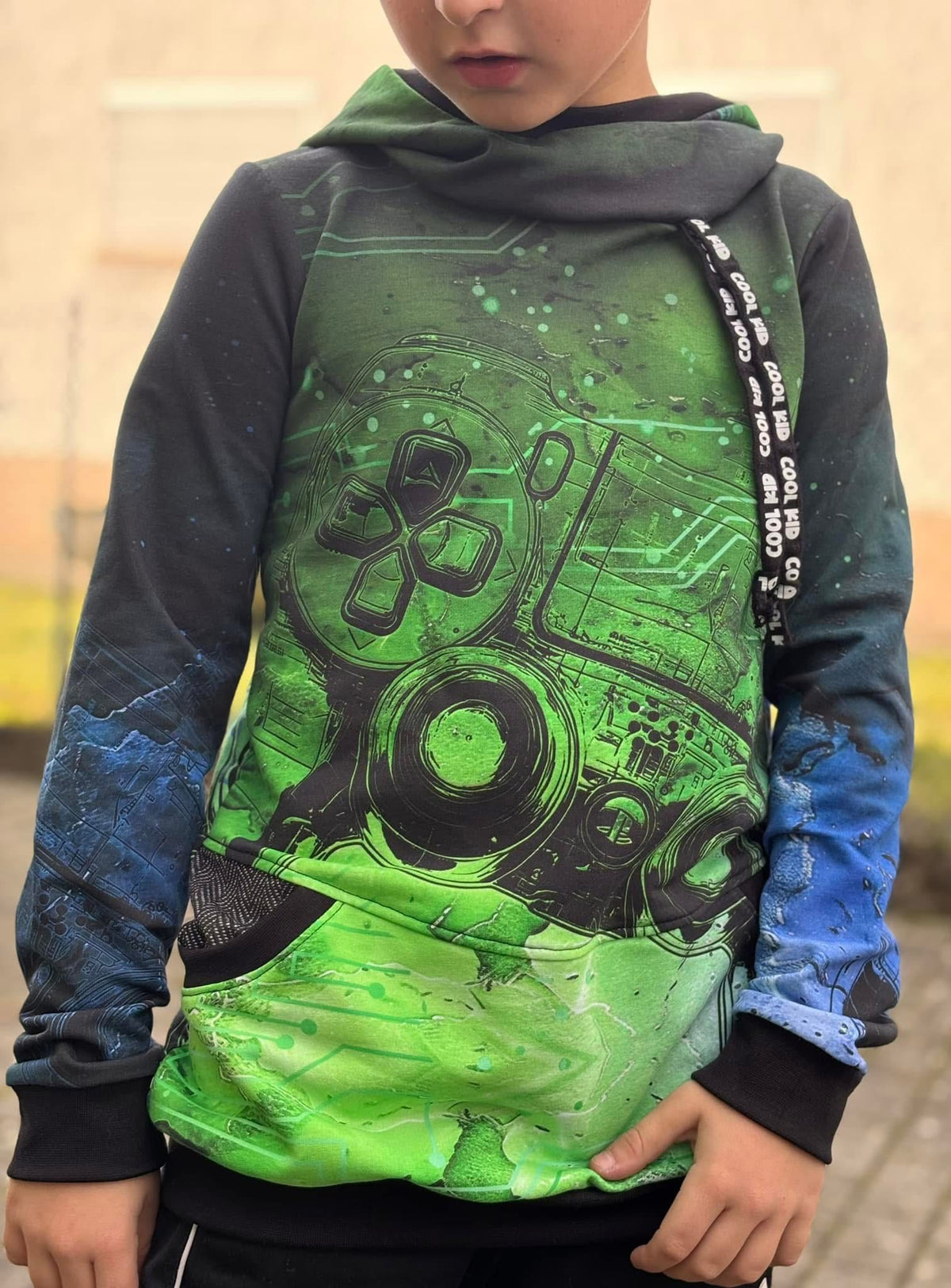 SoftTouch Sweat-Stoff "play #blue neon" (1 Panel ca. 1m)