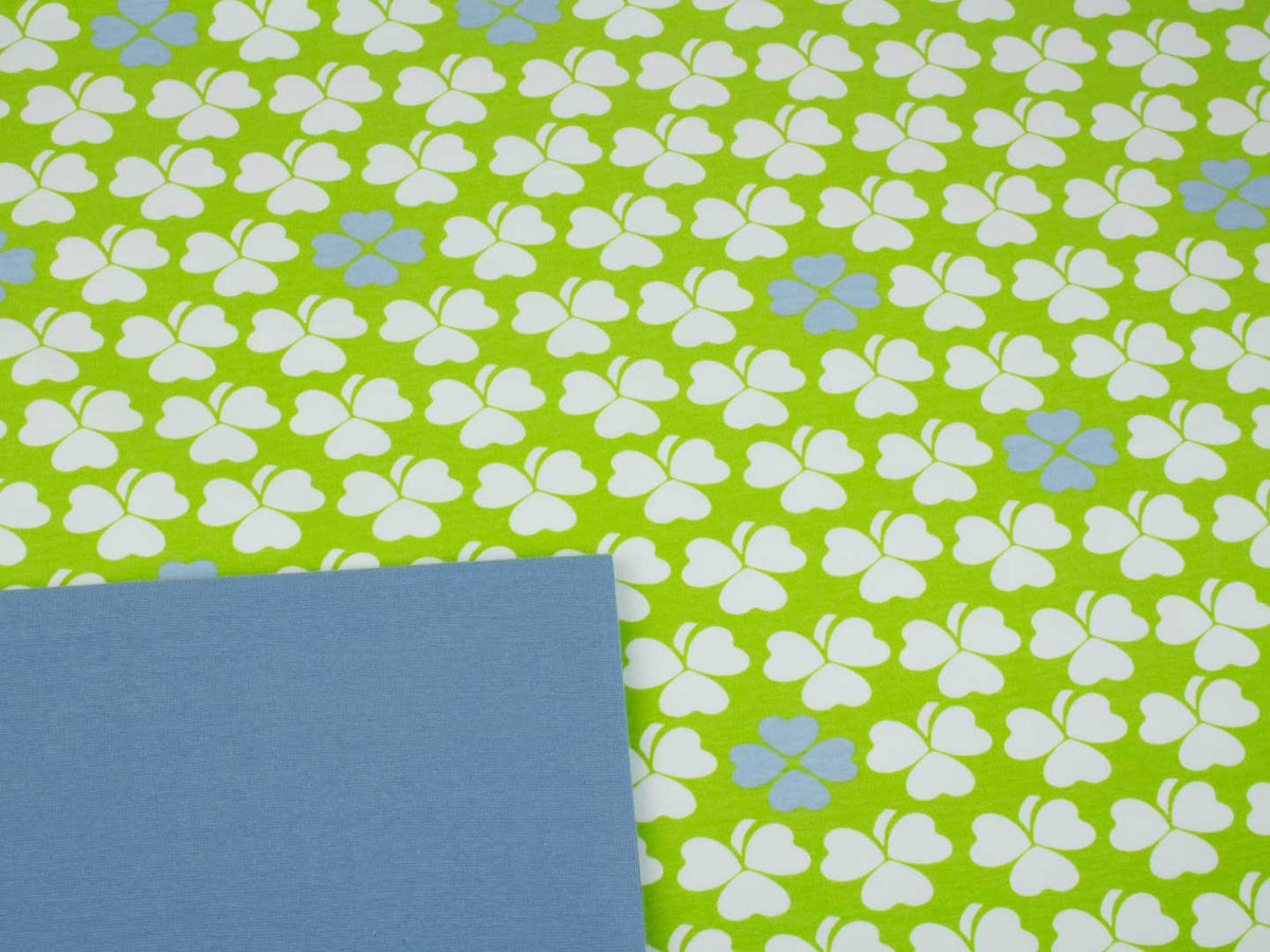 Sommer- Sweat-Stoff little lucky clover #frog-lightblue" (0,25 Meter)