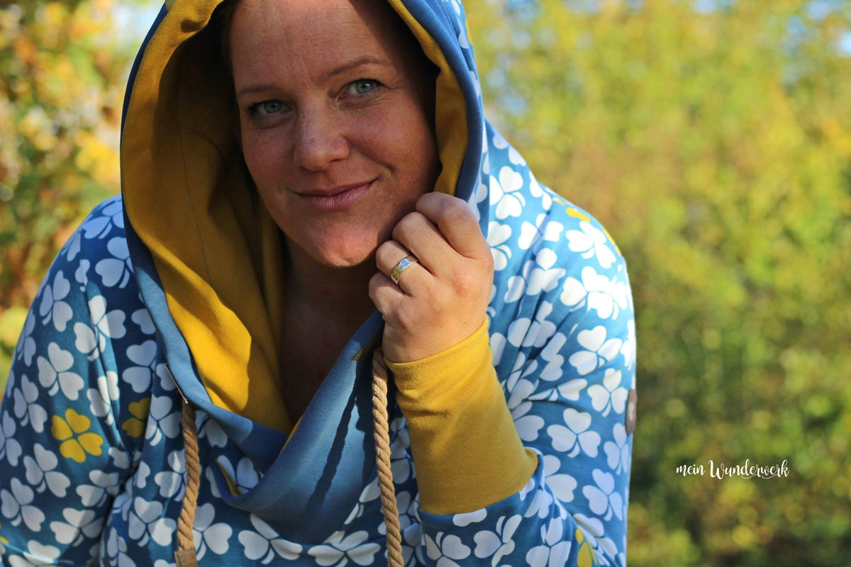 Sommer- Sweat-Stoff little lucky clover #storm-honey" (0,25 Meter)