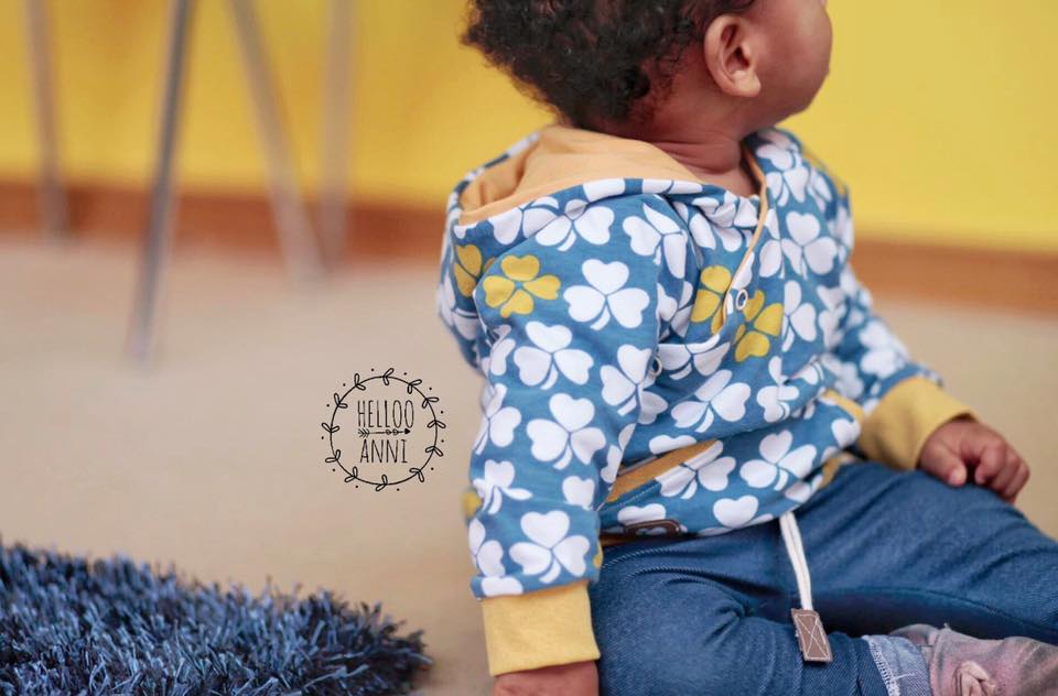 Sommer- Sweat-Stoff little lucky clover #storm-honey" (0,25 Meter)