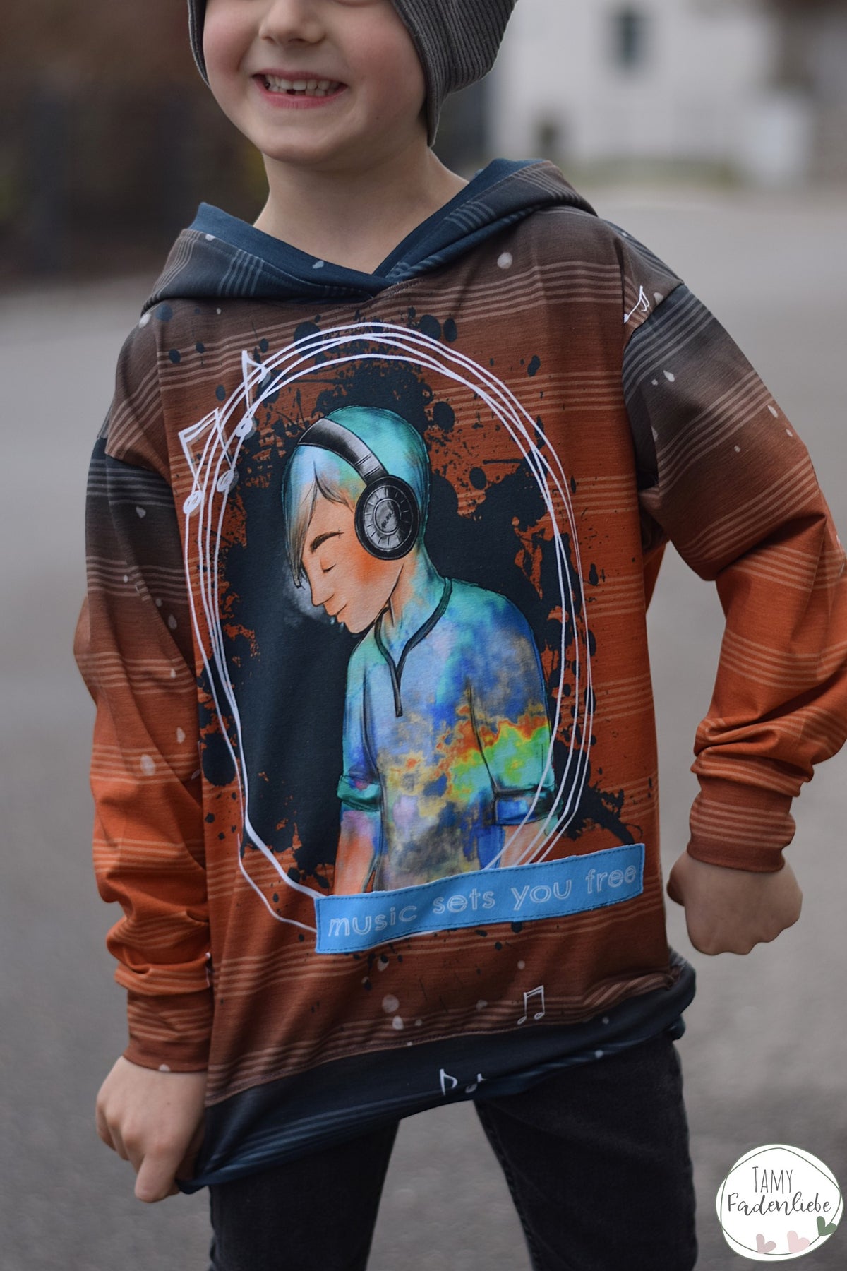 Bio-Sommer-Sweat-Stoff "Leon`s Lieblingslied #darkblue rust" (1 Panel, ca. 0,85m)