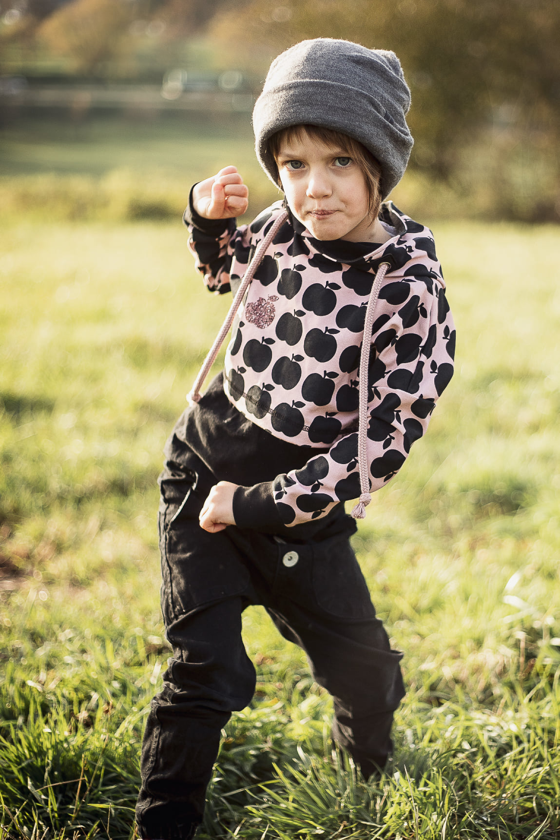 Jersey-Stoff "apple bite glitter #rose black" (0,25m)